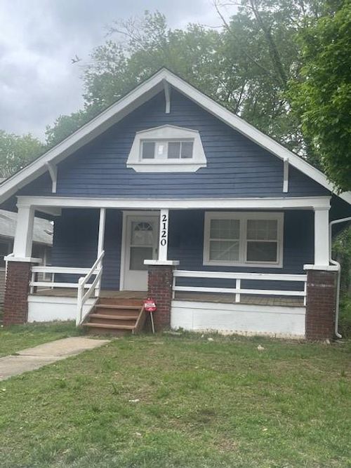 2120 E 68th Ter, Kansas City, MO, 64132-2926 | Card Image