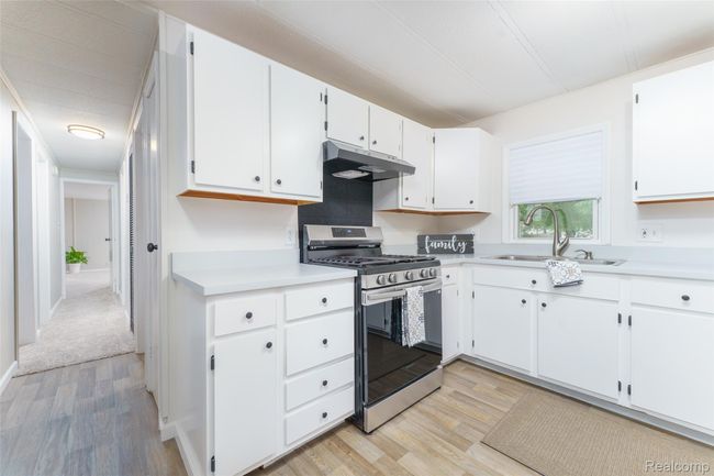 New SS gas stove and refrigerator | Image 10