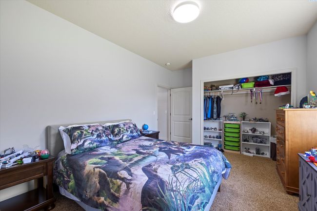 586 Lodi Loop, Home with 4 bedrooms, 3 bathrooms and null parking in Richland WA | Image 32