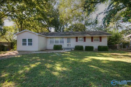 403 Arthur St Nw, Huntsville, AL, 35805-2511 | Card Image