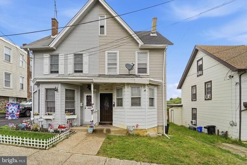 909 Pine St, DARBY, PA, 19023-2022 | Card Image