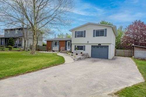 466 Highland Drive, Kincardine, ON, N2Z1W9 | Card Image