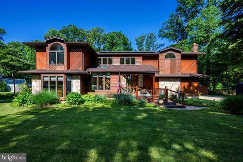 2016 Wall Ave, Burlington, NJ, 08016-3616 | Card Image