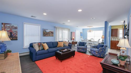10 N Adams Ave, MARGATE CITY, NJ, 08402-1211 | Card Image