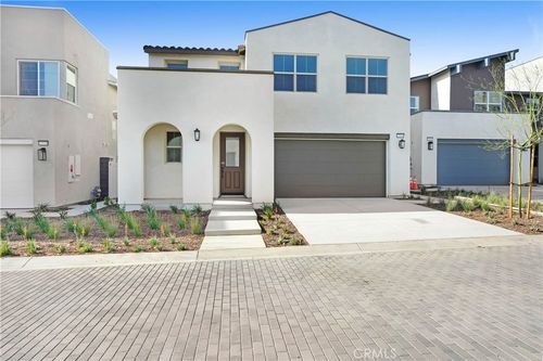 15940 Caterpillar Dr, Fontana, CA, 92336-5589 | Card Image