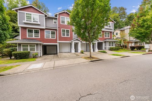 3727 S Holly Park Dr, Seattle, WA, 98118-4044 | Card Image