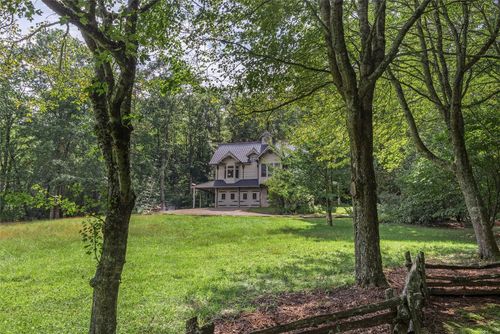439 By Way, Highlands, NC, 28741-0180 | Card Image