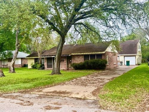 1607 W Houston Dr, La Marque, TX, 77568-5021 | Card Image