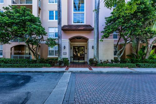 4501-19801 E Country Club Dr, Aventura, FL, 33180-4809 | Card Image