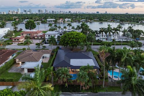 1141 N Northlake Dr, Hollywood, FL, 33019-1116 | Card Image