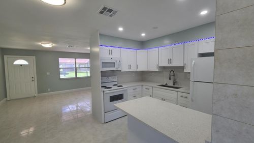 144-2802 Crown Ct, Delray Beach, FL, 33445-5889 | Card Image