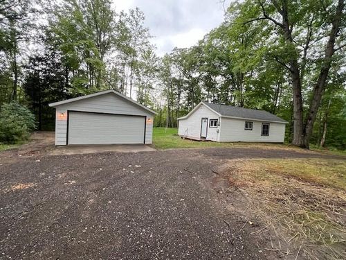 5915 E Fountain Rd, Fountain, MI, 49410-9749 | Card Image