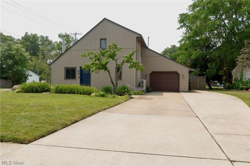 788 Idlewood Ave, Sheffield Lake, OH, 44054-1227 | Card Image