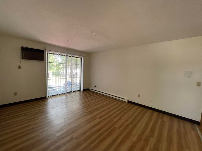 APT-22 - 11 Railroad Ave, Condo with 2 bedrooms, 1 bathrooms and null parking in Derry NH | Image 16