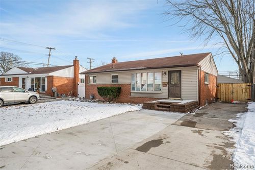 8245 Roosevelt St, Taylor, MI, 48180-2744 | Card Image