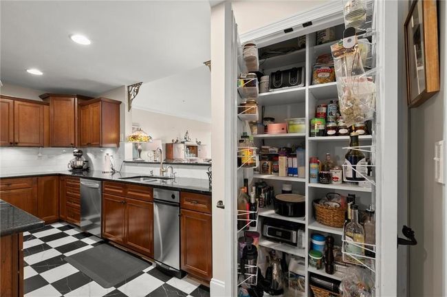 3330 Overland Dr, Condo with 2 bedrooms, 3 bathrooms and 2 parking in Roswell GA | Image 28