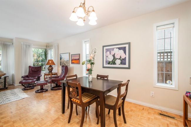 245 E 17 Th Street, Townhouse with 3 bedrooms, 2 bathrooms and 2 parking in North Vancouver BC | Image 9
