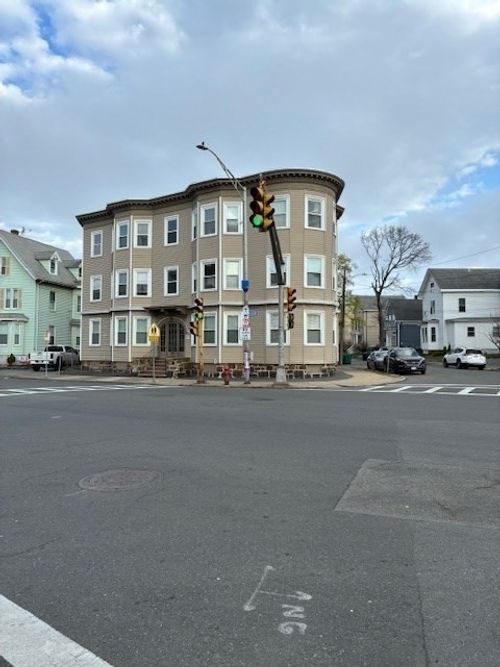 apt-2-180 Lewis St, Lynn, MA, 01902-4808 | Card Image