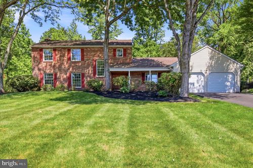 15 Brookdale Dr, DOYLESTOWN, PA, 18901-5073 | Card Image