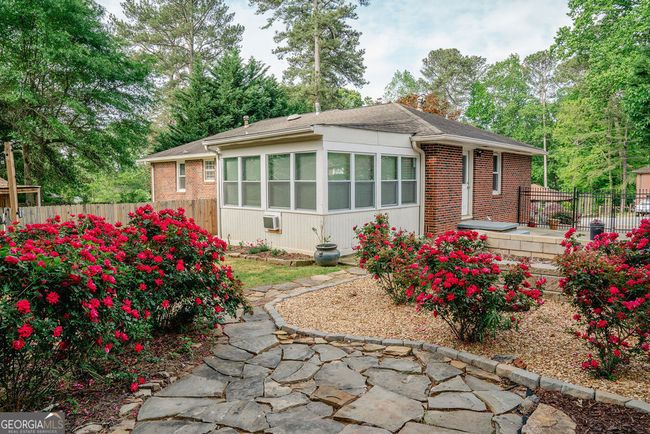 2331 Robin Ln Se, House other with 5 bedrooms, 3 bathrooms and 4 parking in Smyrna GA | Image 8