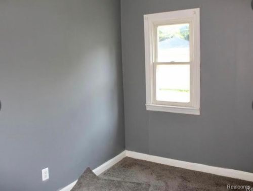 7028 Yacht Ave, Warren, MI, 48091-2935 | Card Image