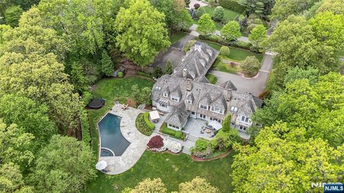 259 Indian Trail Dr, Franklin Lakes, NJ, 07417-1014 | Card Image