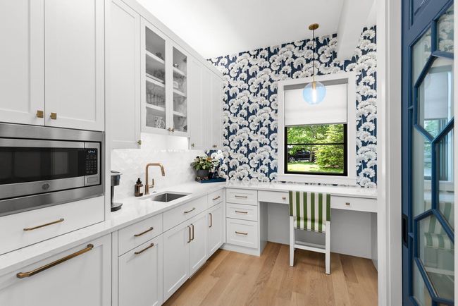 Prep Area + Pantry | Image 14