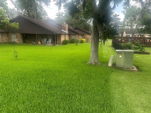 2185 Riverside Dr, West Columbia, TX, 77486-9662 | Card Image