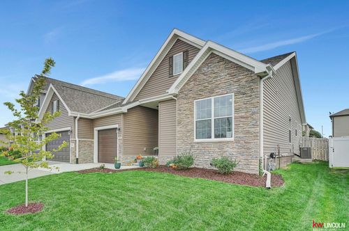 7265 Yankee Woods Dr, Lincoln, NE, 68516-9210 | Card Image