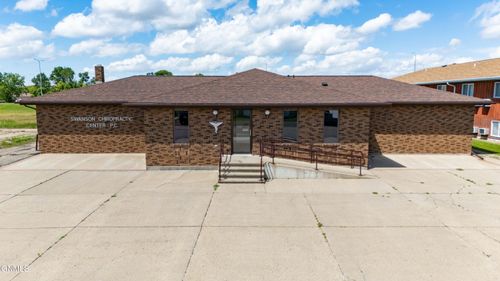 612 7th St Ne, Hazen, ND, 58545-4644 | Card Image