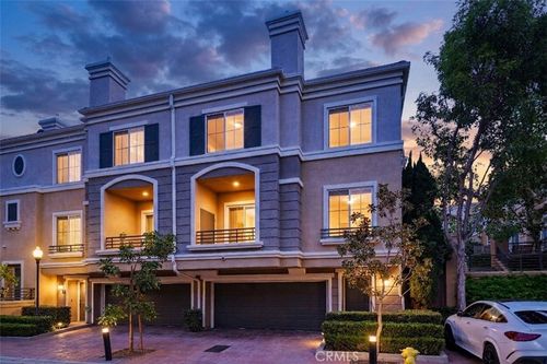 l-3407 S Main St, Santa Ana, CA, 92707-4327 | Card Image
