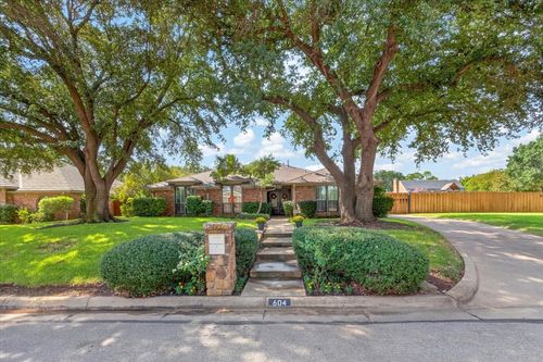 604 Lincoln Court, Arlington, TX, 76006 | Card Image