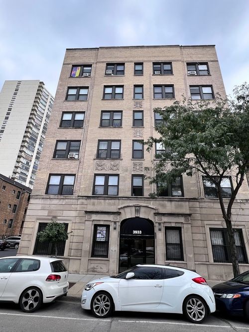 308-3933 N Clarendon Ave, Chicago, IL, 60613-3201 | Card Image