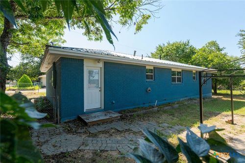 502 S 5th St, Gatesville, TX, 76528-2010 | Card Image