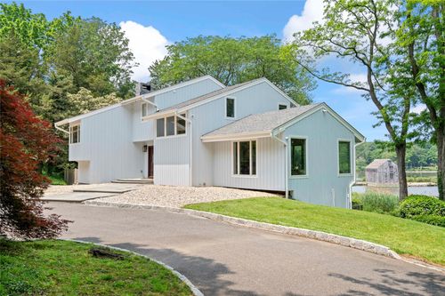 8 Pippin Ln, Huntington, NY, 11743-1717 | Card Image