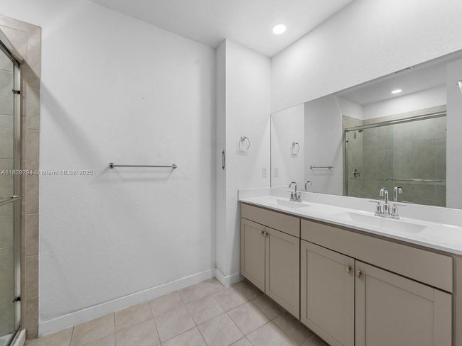 619 Ne 5 Th St, House other with 5 bedrooms, 3 bathrooms and null parking in Florida City FL | Image 23