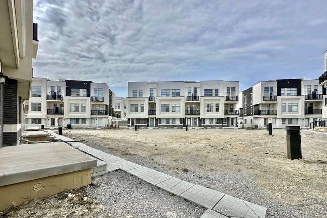 28 Alan Francis Lane, House attached with 3 bedrooms, 4 bathrooms and 1 parking in Markham ON | Image 37