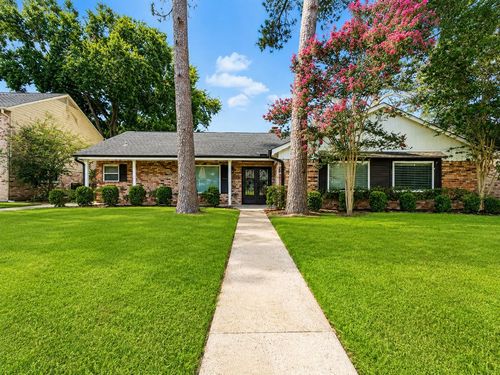 11211 Ash Creek Dr, Houston, TX, 77043-4606 | Card Image