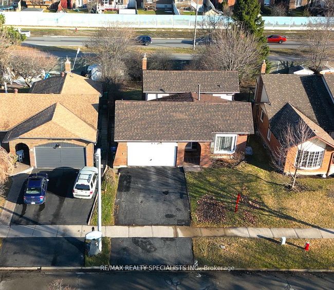 36 Blackthorn Lane, House other with 6 bedrooms, 2 bathrooms and 4 parking in Brampton ON | Image 44