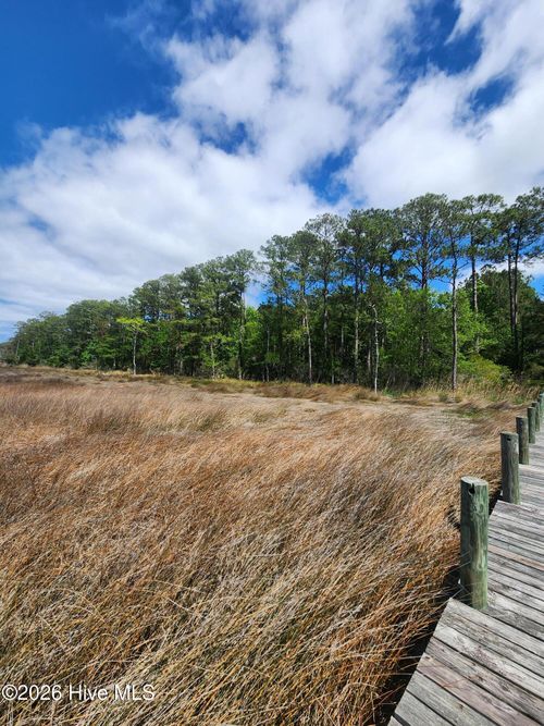 129 Garbacon Dr, Beaufort, NC, 28516-6714 | Card Image