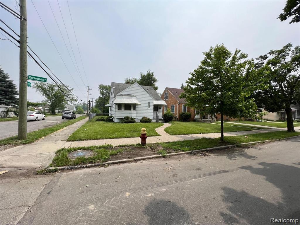 Rosemont Ave, Detroit, MI 48228