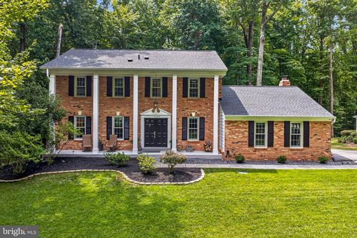 11033 Clara Barton Dr, FAIRFAX STATION, VA, 22039-1406 | Card Image