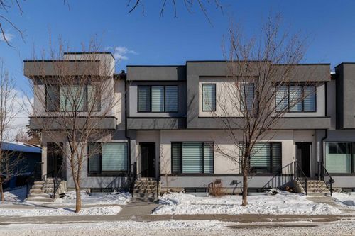 3304 2 St Ne, Calgary, AB, T2E3X3 | Card Image