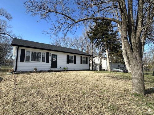 131 Flint St, Junction City, KS, 66441-4481 | Card Image