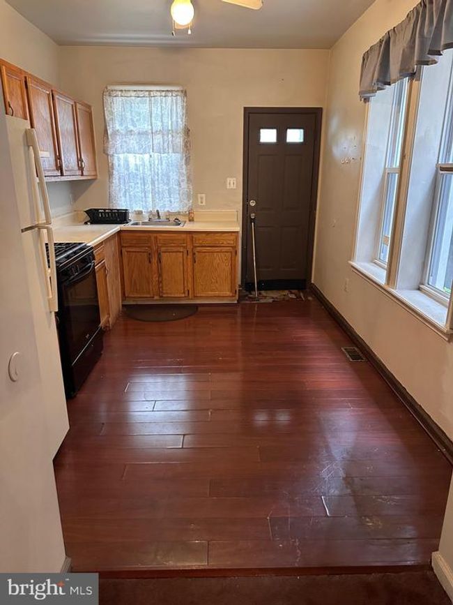1248 Kenwood Ave, Townhouse with 3 bedrooms, 1 bathrooms and null parking in CAMDEN NJ | Image 4