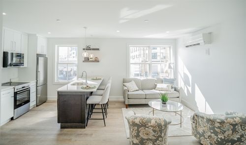 unit-204-238 Deer St, Portsmouth, NH, 03801-2312 | Card Image