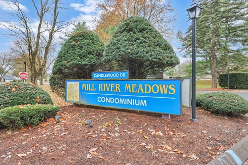 62-62 Candlewood Dr, South Windsor, CT, 06074-2610 | Card Image