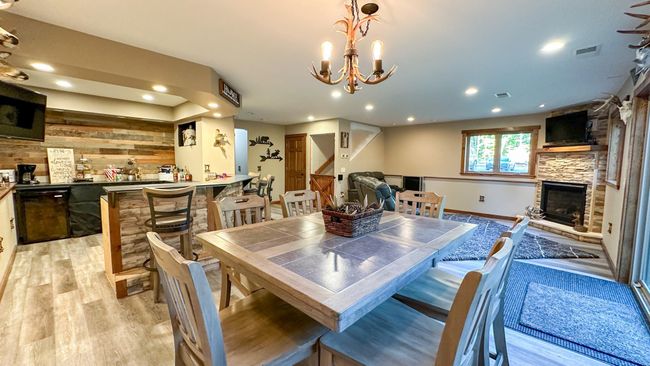 Lower entertaining area | Image 25