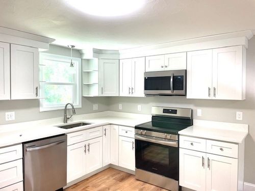 73 Cairn Rd, Brockton, MA, 02302-2504 | Card Image