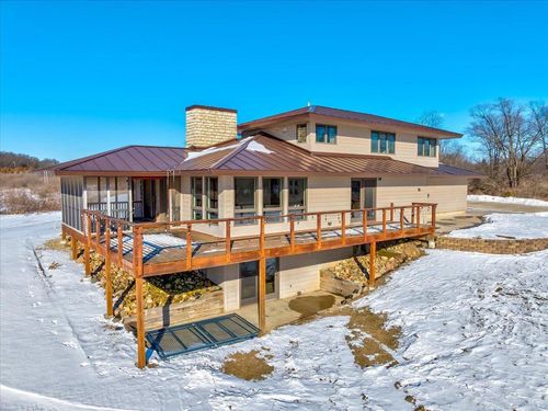 W2140 Behnke Road, Brooklyn, WI, 53521 | Card Image